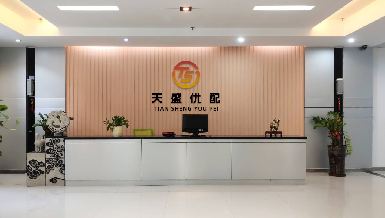 闪牛 公司建造的5000吨自航式全回转起重船“铁建起重5000”投入使用